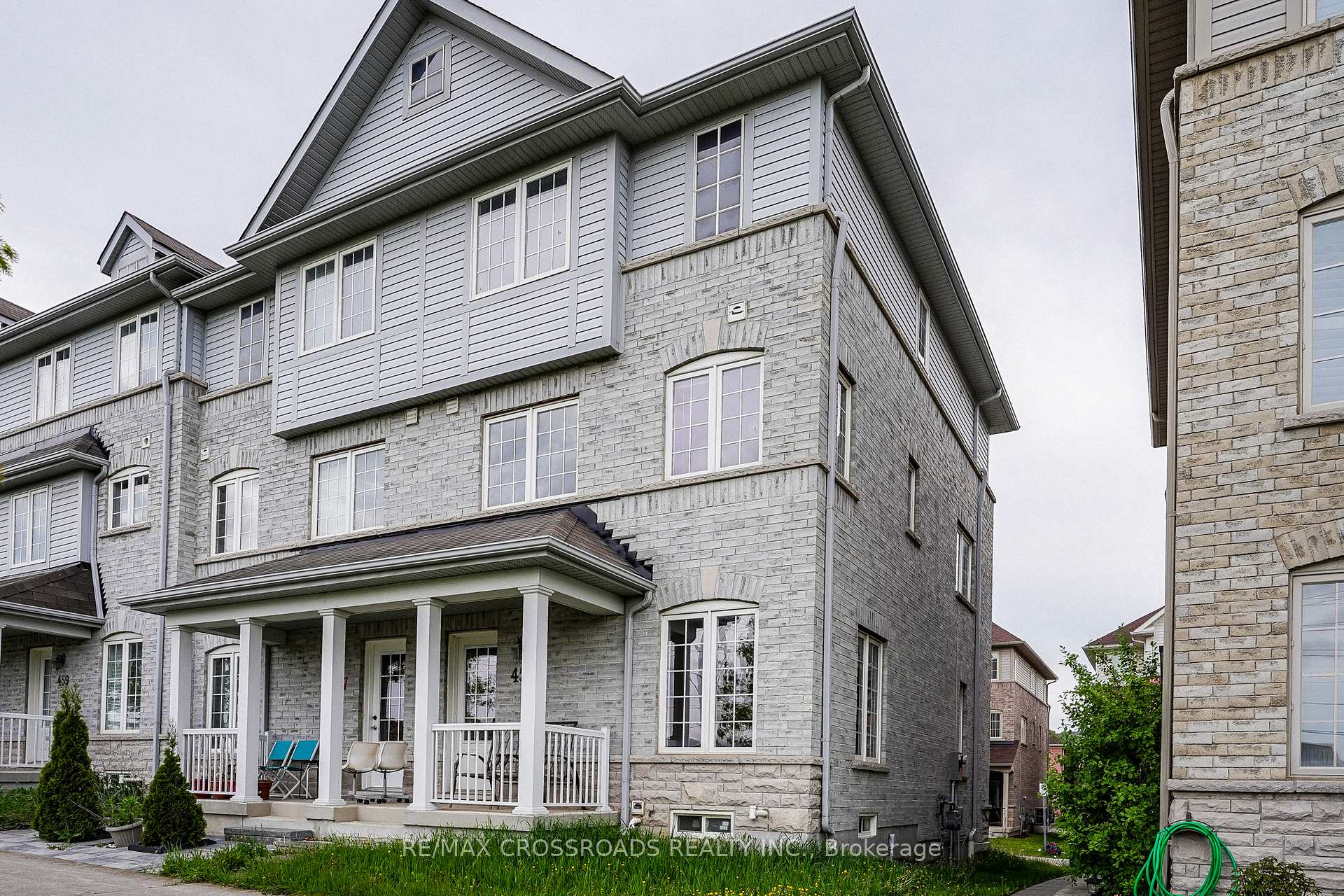Photo 4 of 455 Rossland Road E, Ajax, Central East — HOMEH