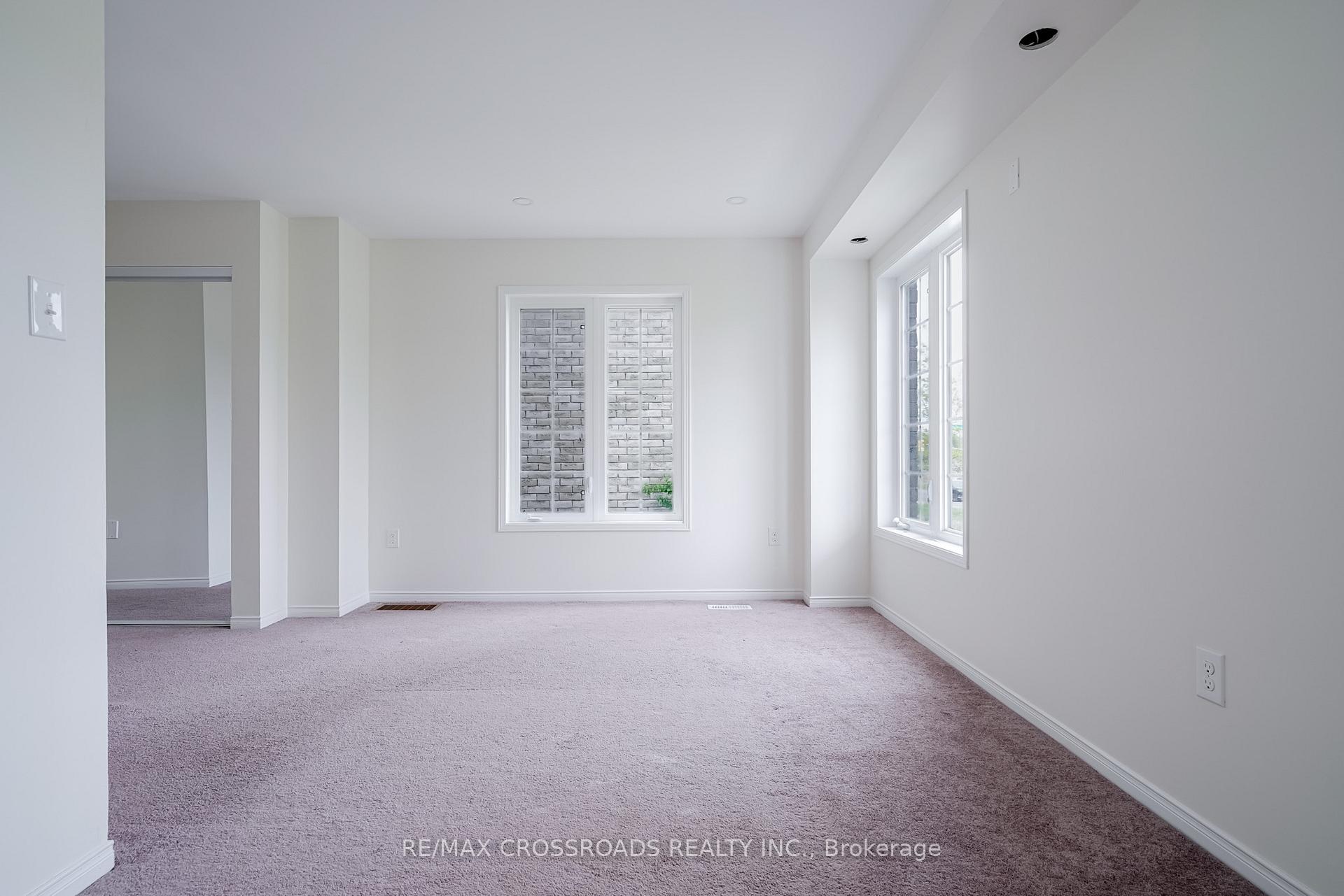 Photo 9 of 455 Rossland Road E, Ajax, Central East — HOMEH