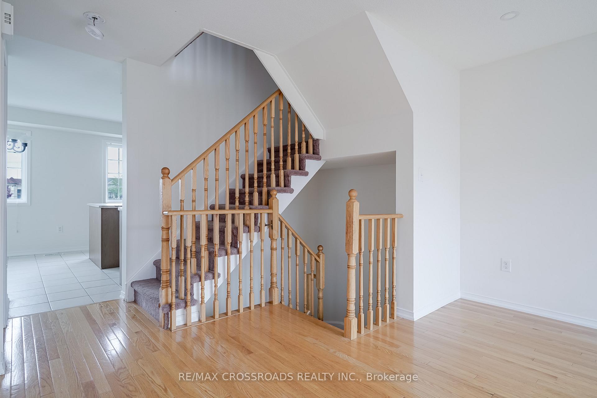 Photo 8 of 455 Rossland Road E, Ajax, Central East — HOMEH