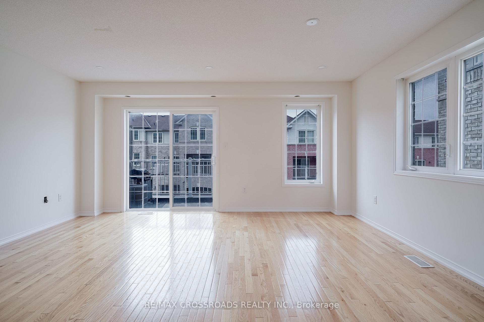 Photo 10 of 455 Rossland Road E, Ajax, Central East — HOMEH
