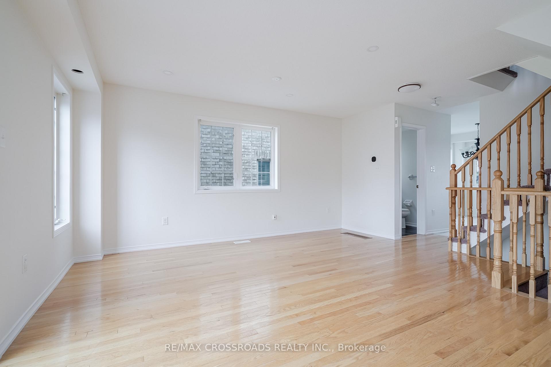 Photo 13 of 455 Rossland Road E, Ajax, Central East — HOMEH