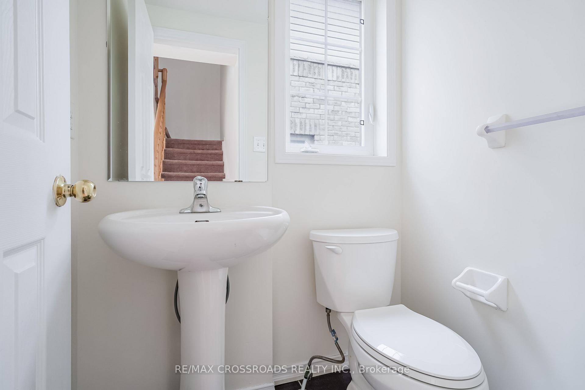 Photo 21 of 455 Rossland Road E, Ajax, Central East — HOMEH
