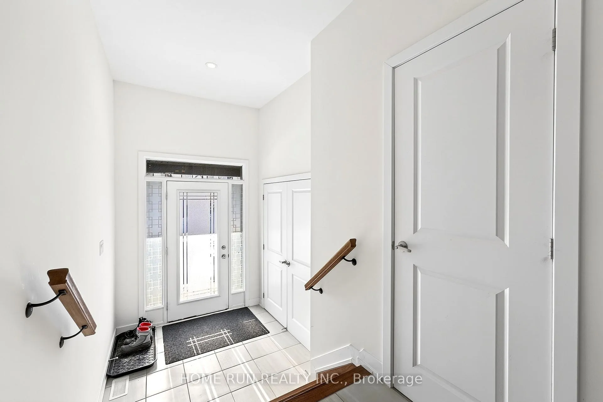 Photo 4 of 2071 Allegrini Terrace, Ottawa, Kanata - Emerald Meadows/Trailwest — HOMEH