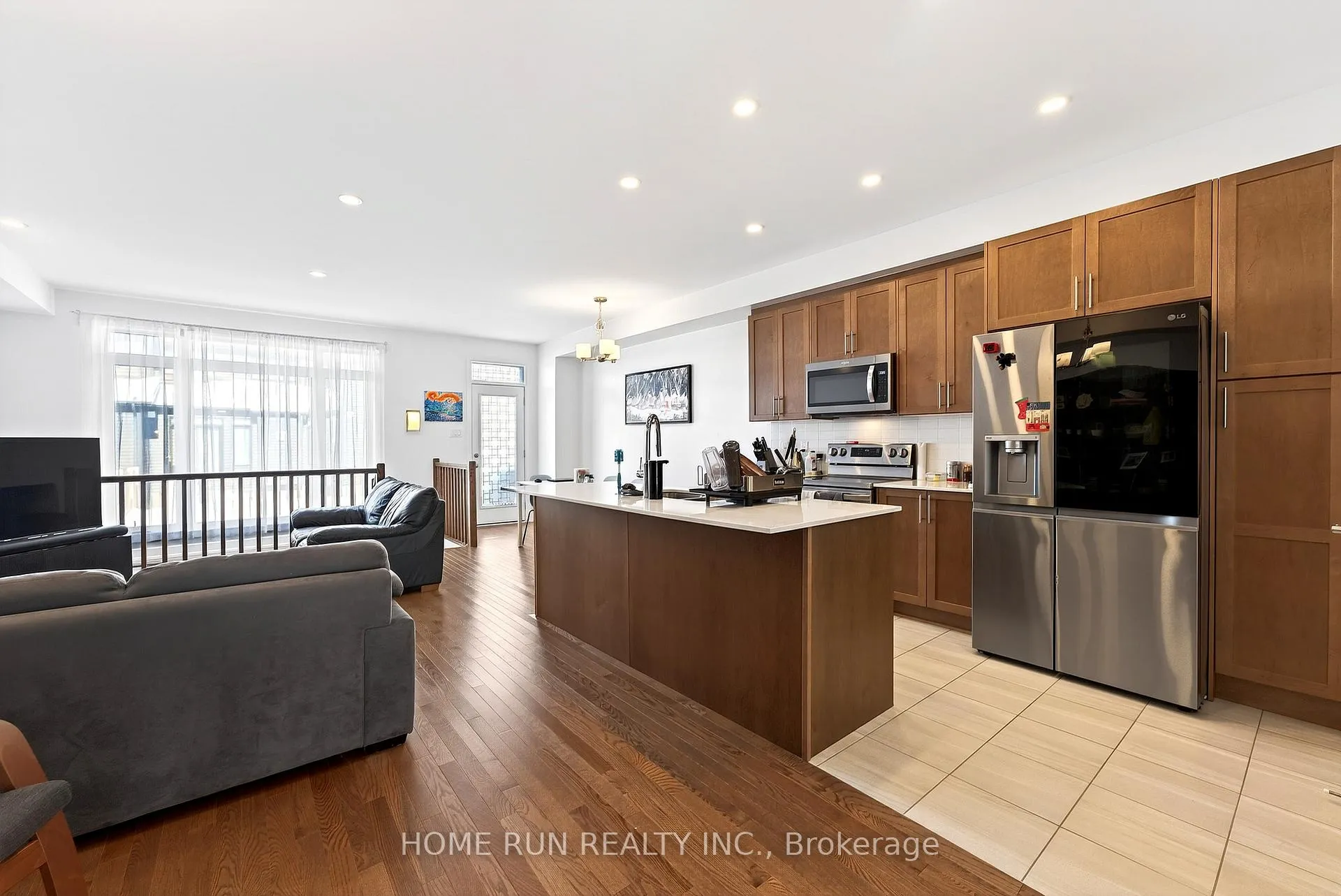 Photo 7 of 2071 Allegrini Terrace, Ottawa, Kanata - Emerald Meadows/Trailwest — HOMEH