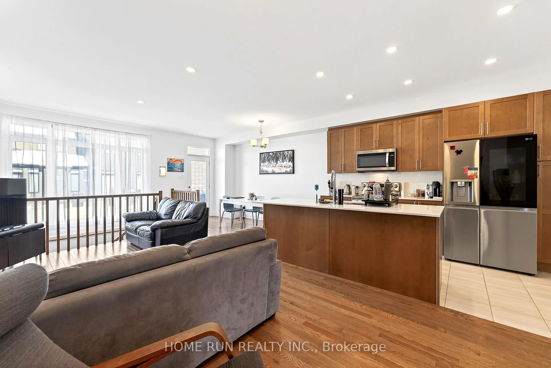 Photo 9 of 2071 Allegrini Terrace, Ottawa, Kanata - Emerald Meadows/Trailwest — HOMEH