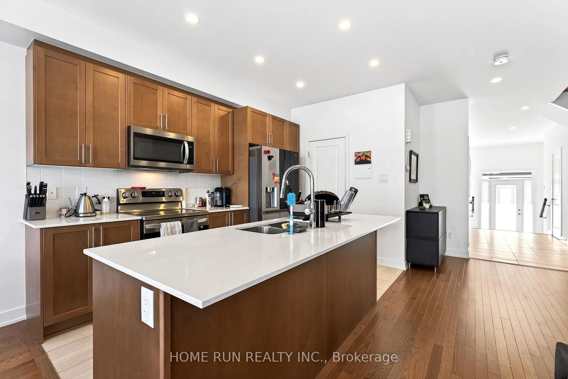 Photo 11 of 2071 Allegrini Terrace, Ottawa, Kanata - Emerald Meadows/Trailwest — HOMEH