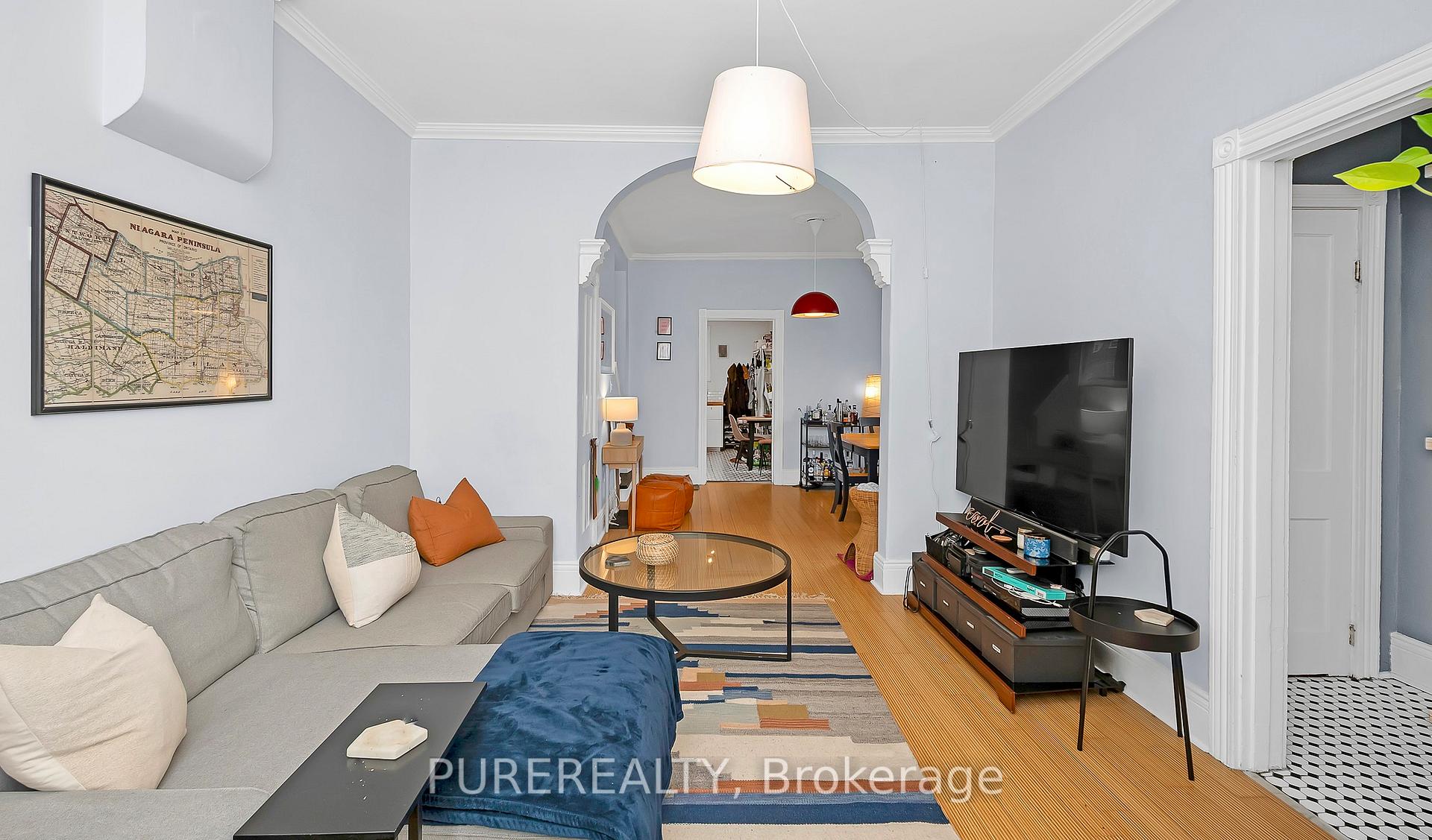 Photo 3 of 29 Emerald Street N, Hamilton, Landsdale — HOMEH