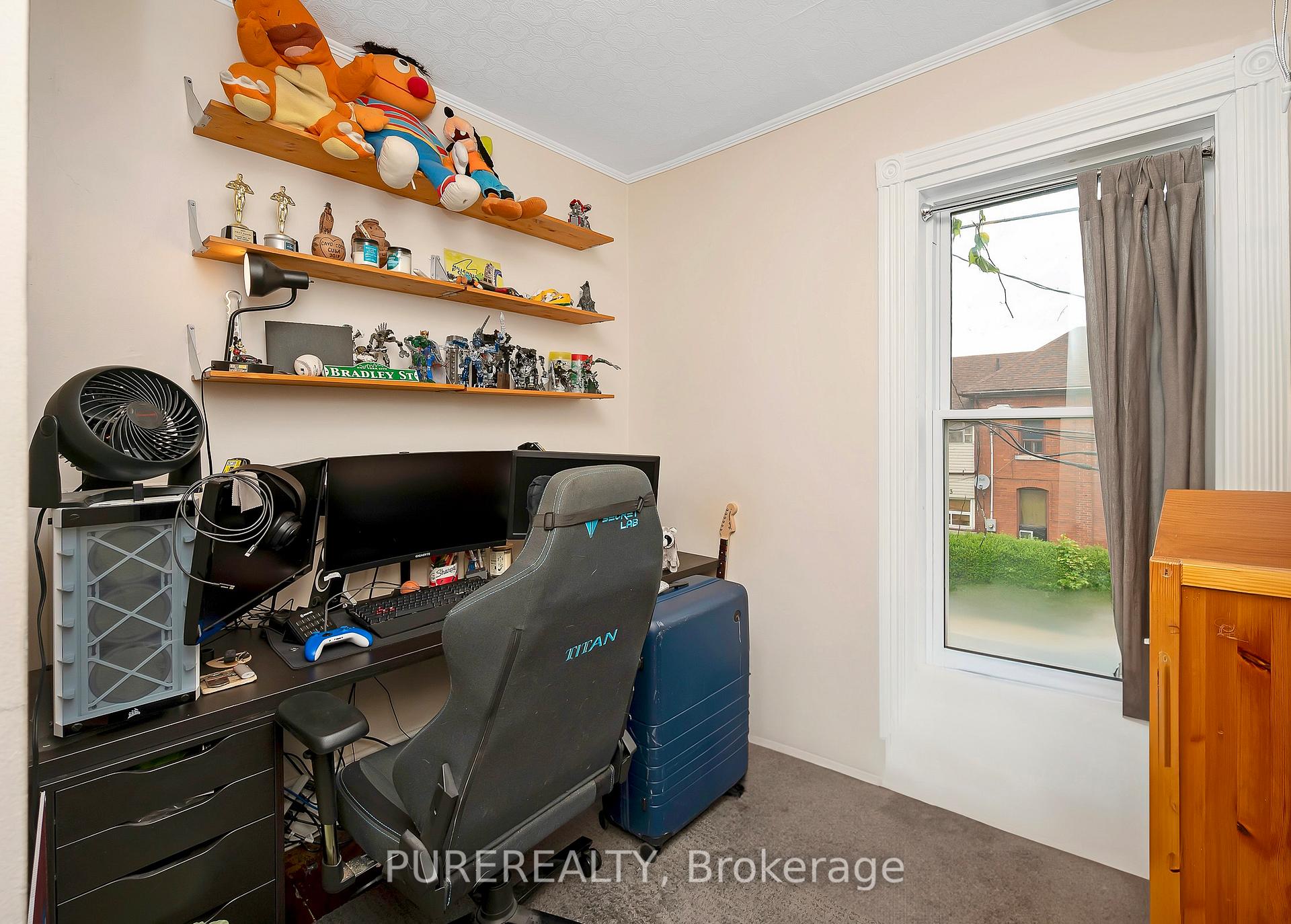 Photo 14 of 29 Emerald Street N, Hamilton, Landsdale — HOMEH
