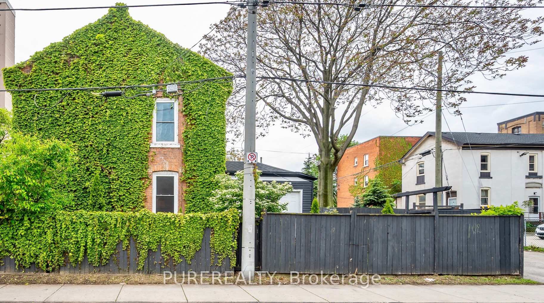 Photo 23 of 29 Emerald Street N, Hamilton, Landsdale — HOMEH