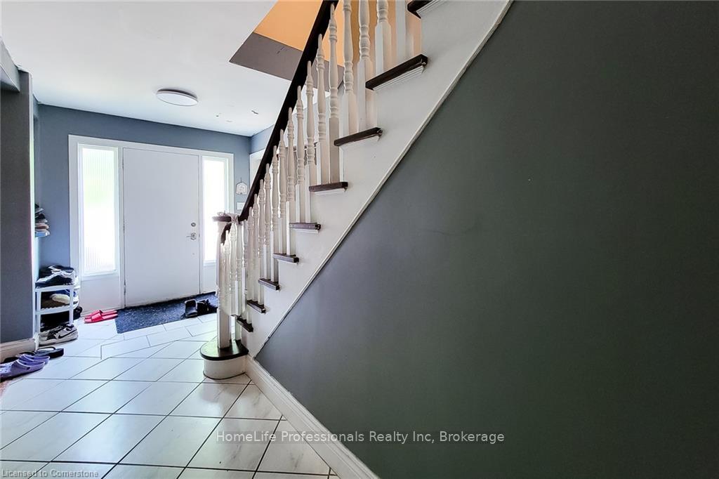 Photo 12 of 494 Heather Hill Court, Hamilton, Meadowlands — HOMEH
