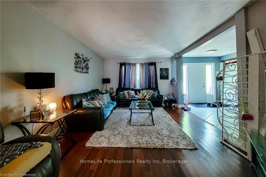Photo 13 of 494 Heather Hill Court, Hamilton, Meadowlands — HOMEH