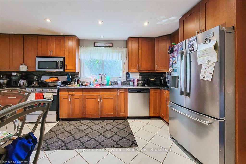 Photo 17 of 494 Heather Hill Court, Hamilton, Meadowlands — HOMEH