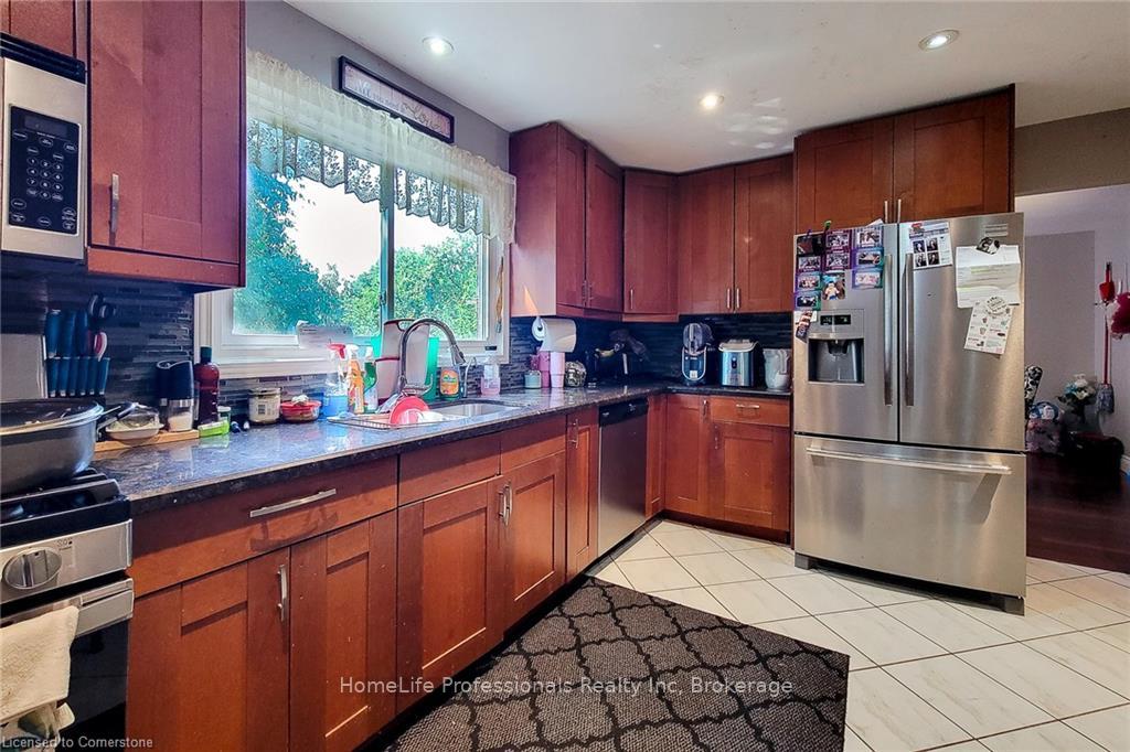 Photo 19 of 494 Heather Hill Court, Hamilton, Meadowlands — HOMEH