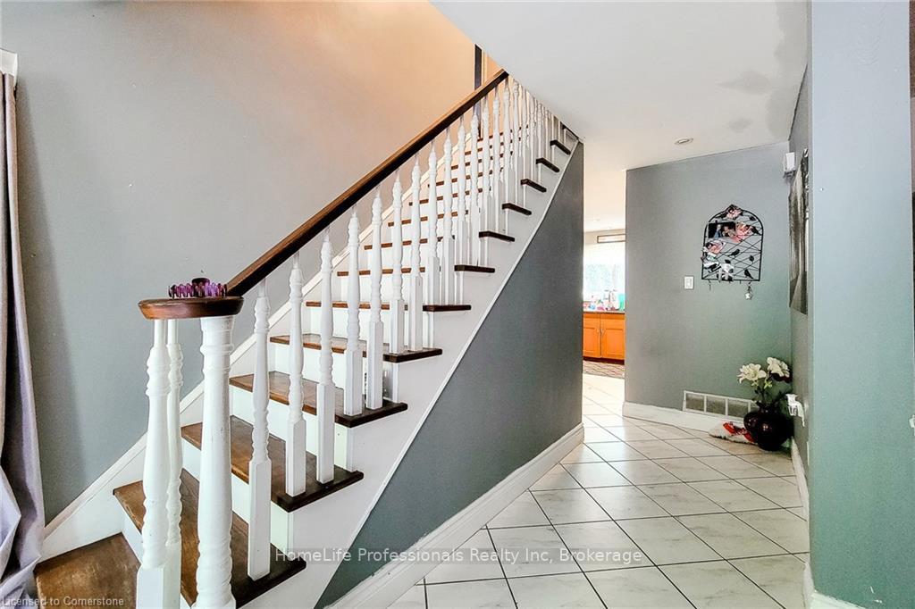 Photo 24 of 494 Heather Hill Court, Hamilton, Meadowlands — HOMEH