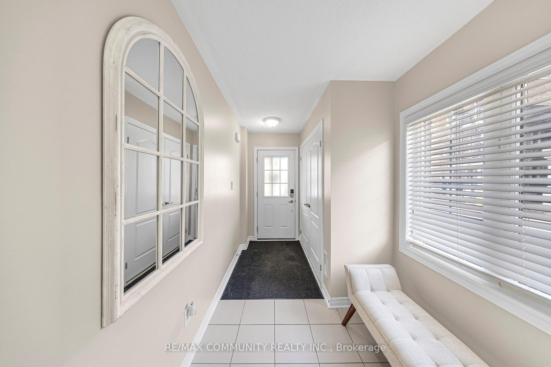 Photo 2 of 123 Ferris Square, Clarington, Courtice — HOMEH