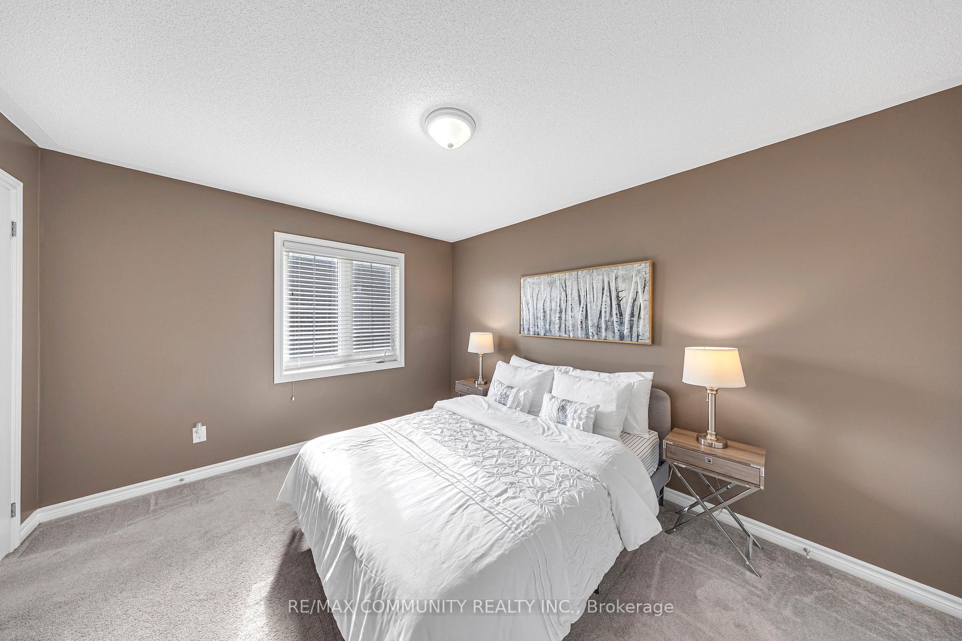 Photo 11 of 123 Ferris Square, Clarington, Courtice — HOMEH