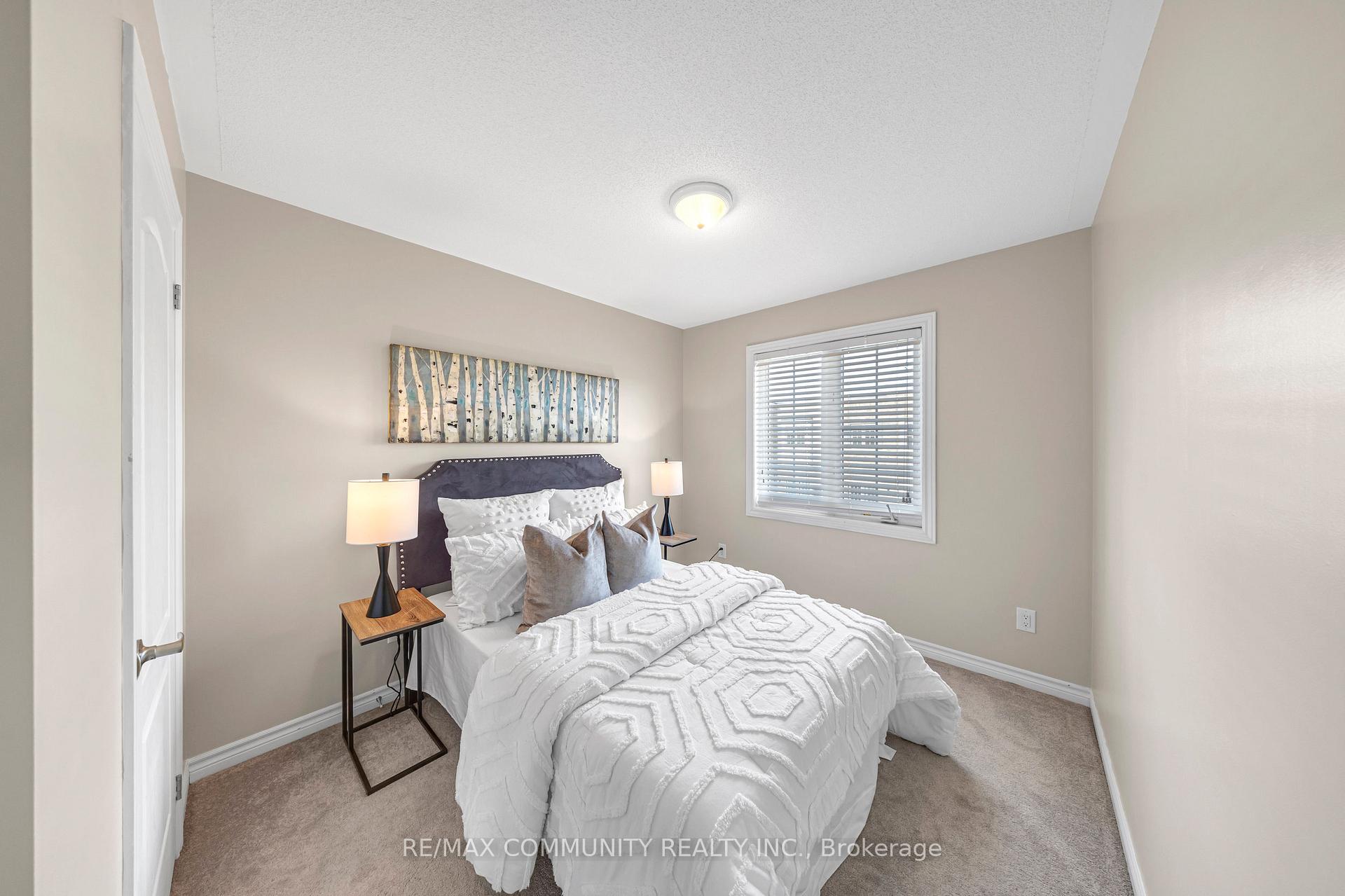 Photo 12 of 123 Ferris Square, Clarington, Courtice — HOMEH