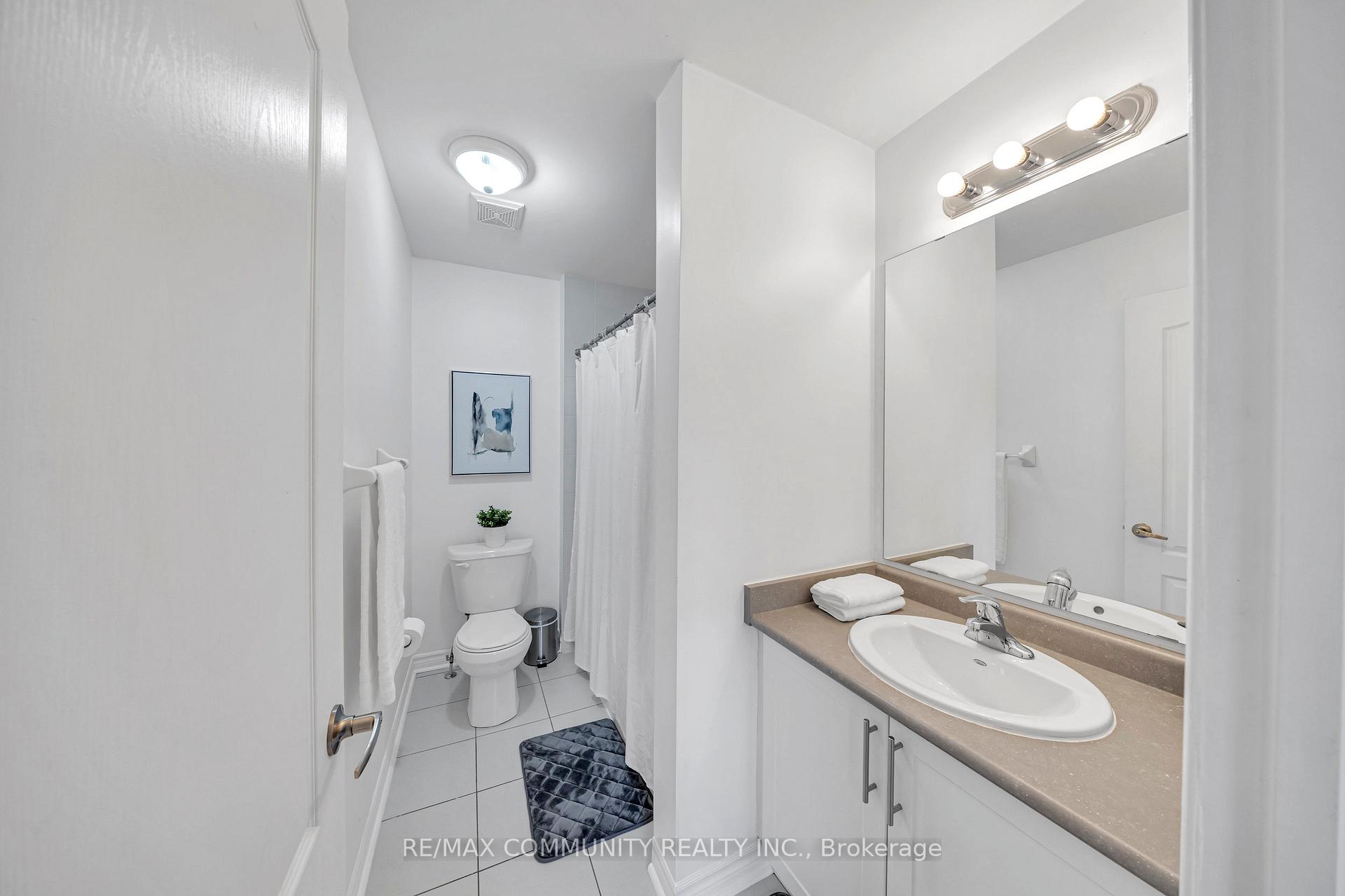 Photo 15 of 123 Ferris Square, Clarington, Courtice — HOMEH