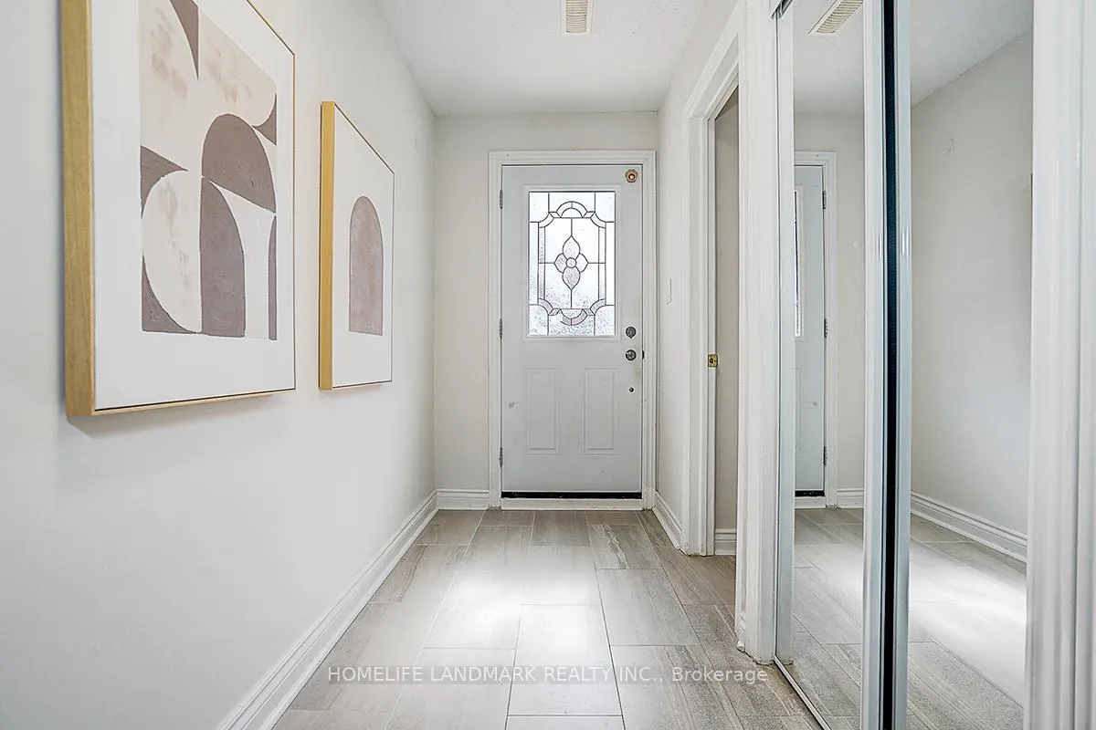 Photo 2 of 40 Henderson Drive, Aurora, Aurora Highlands — HOMEH
