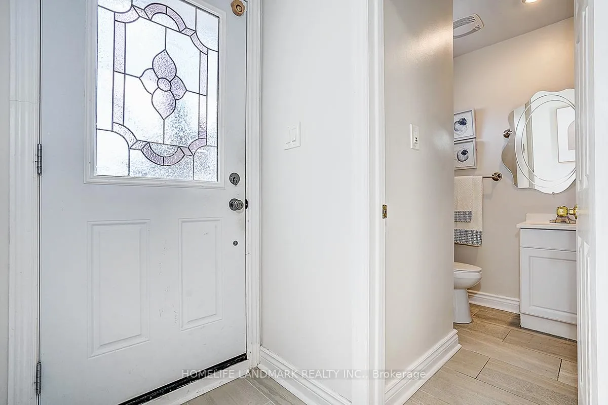 Photo 3 of 40 Henderson Drive, Aurora, Aurora Highlands — HOMEH