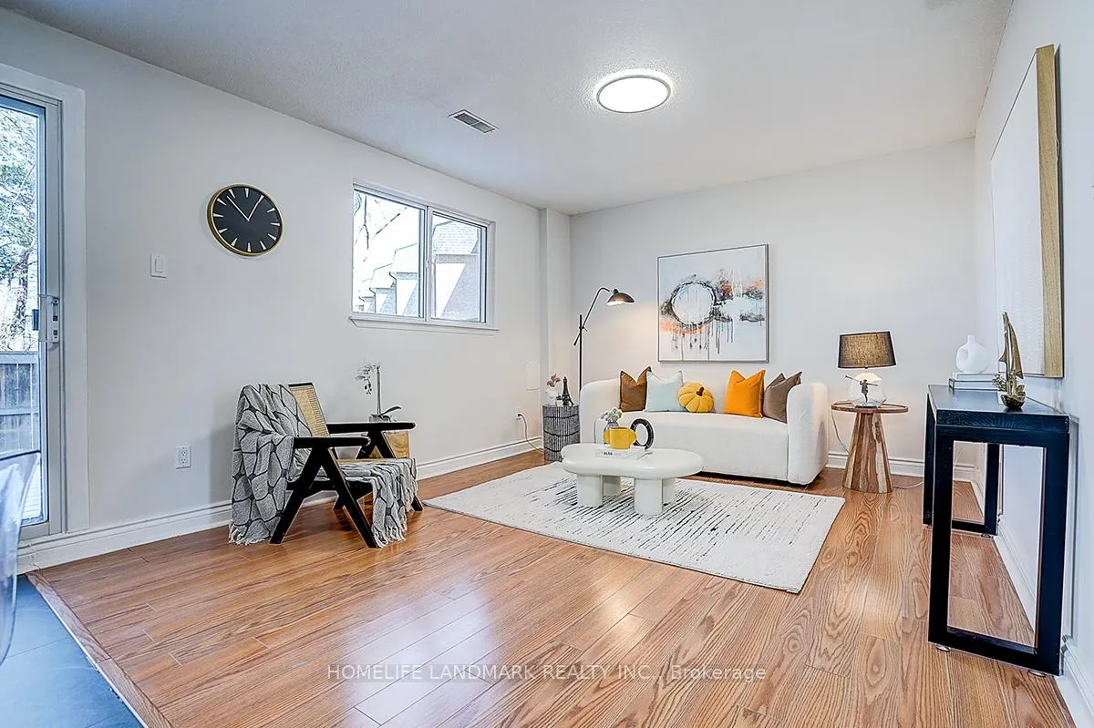 Photo 8 of 40 Henderson Drive, Aurora, Aurora Highlands — HOMEH