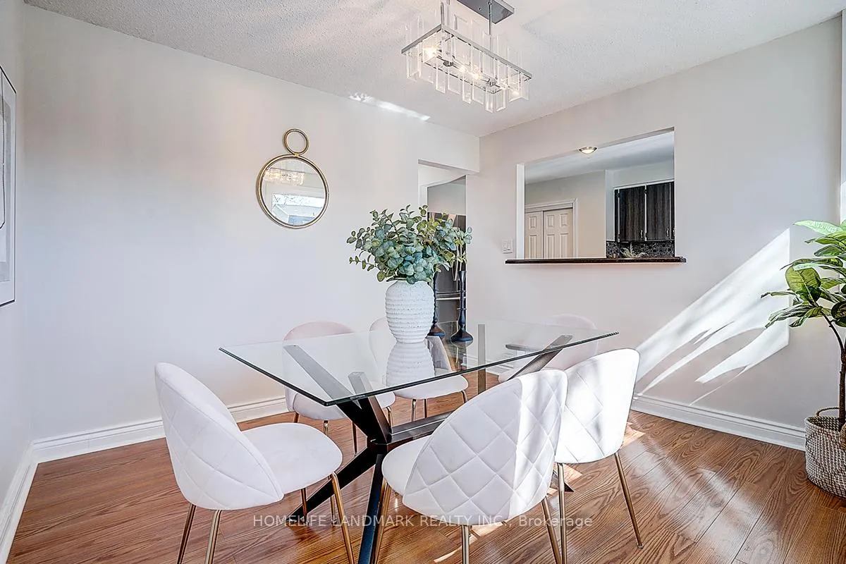 Photo 13 of 40 Henderson Drive, Aurora, Aurora Highlands — HOMEH