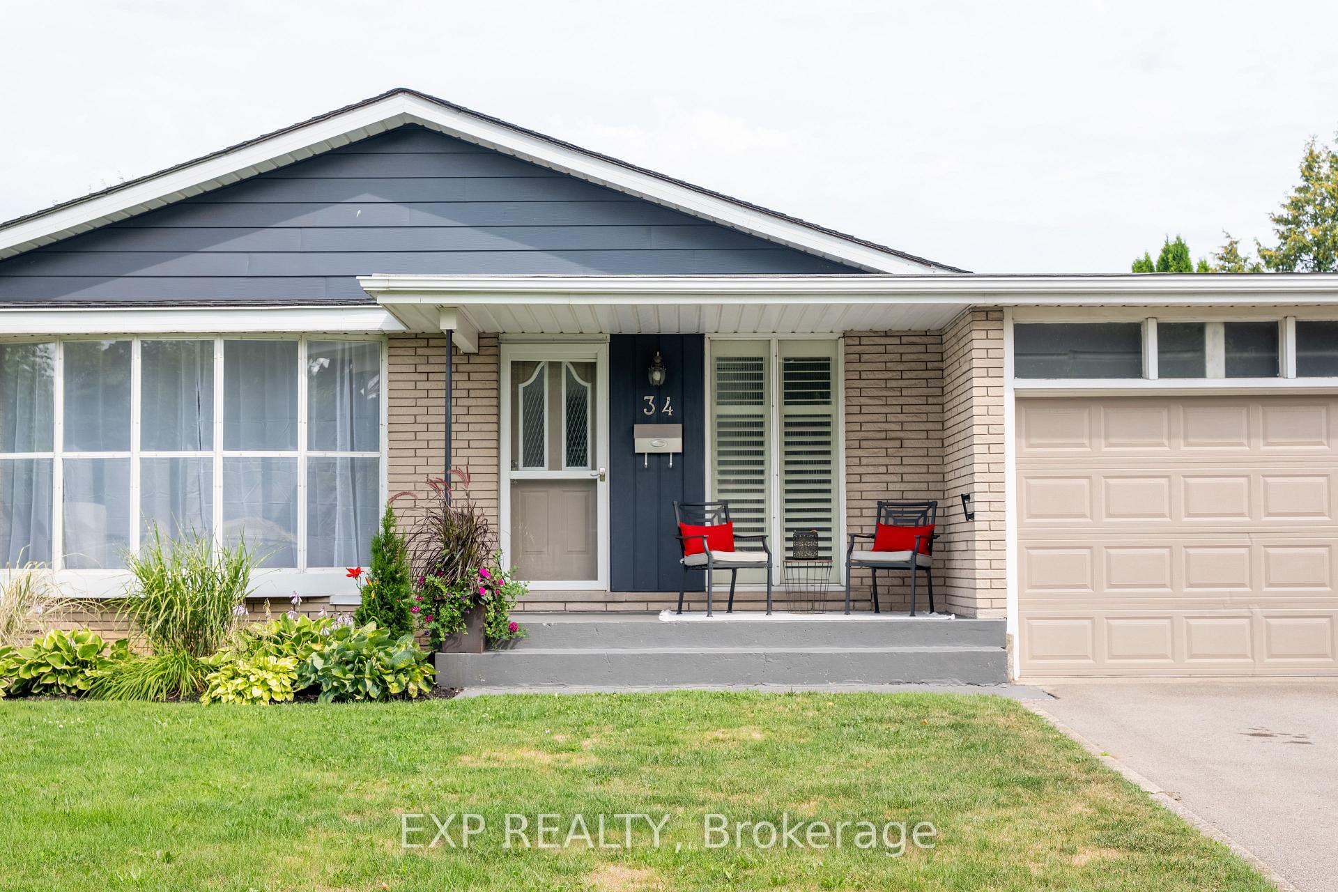 Photo 4 of 34 Alpine Avenue, Hamilton, Stoney Creek — HOMEH
