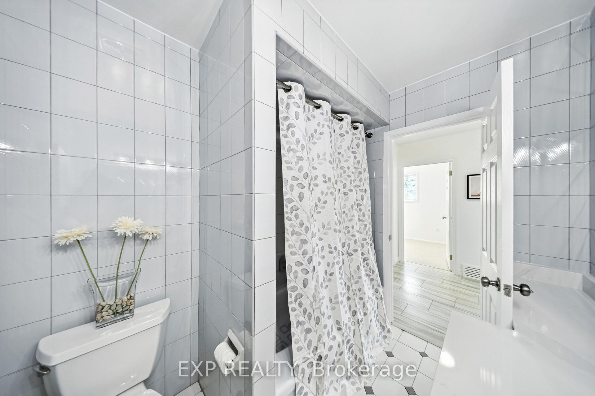 Photo 16 of 34 Alpine Avenue, Hamilton, Stoney Creek — HOMEH