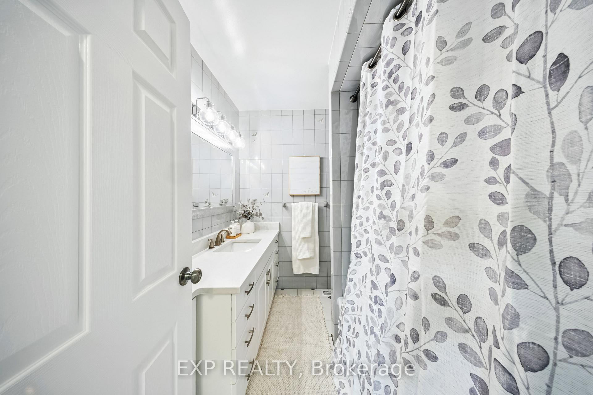 Photo 17 of 34 Alpine Avenue, Hamilton, Stoney Creek — HOMEH