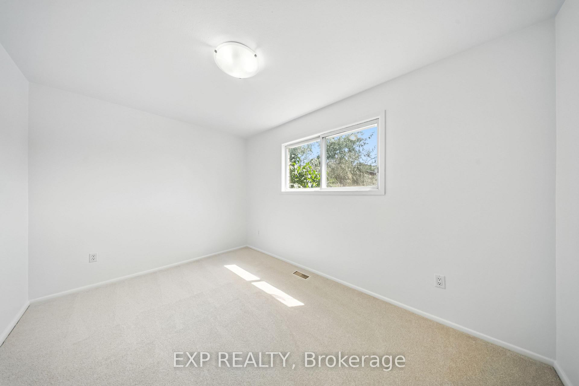 Photo 21 of 34 Alpine Avenue, Hamilton, Stoney Creek — HOMEH