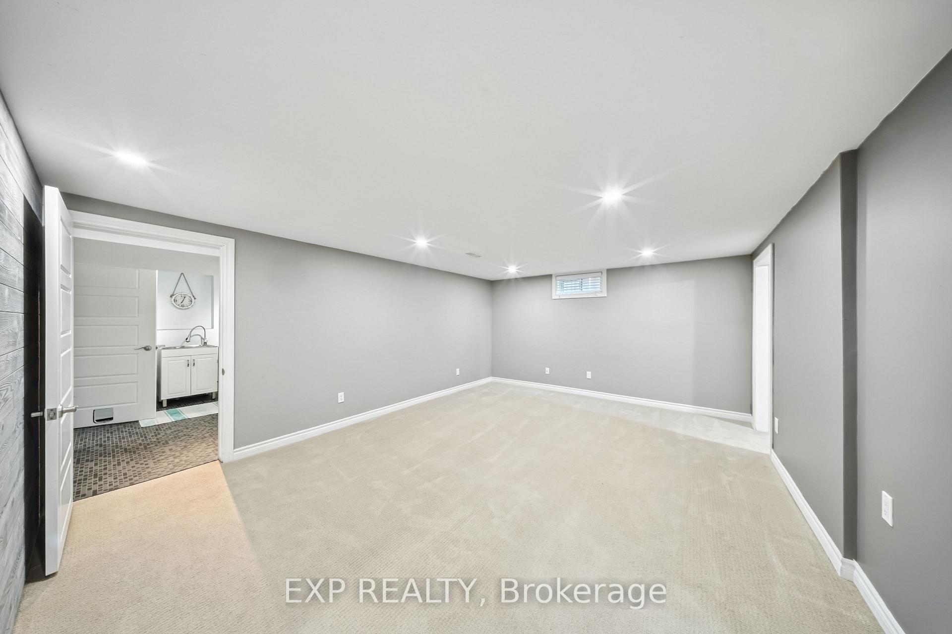 Photo 25 of 34 Alpine Avenue, Hamilton, Stoney Creek — HOMEH