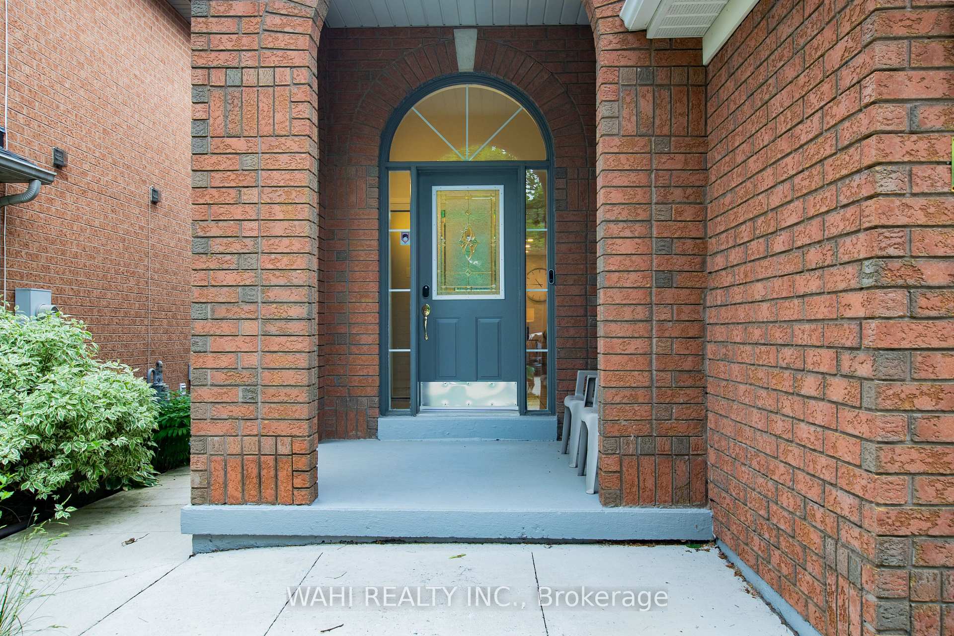 Photo 1 of 45 Harnesworth Crescent, Hamilton, Waterdown — HOMEH