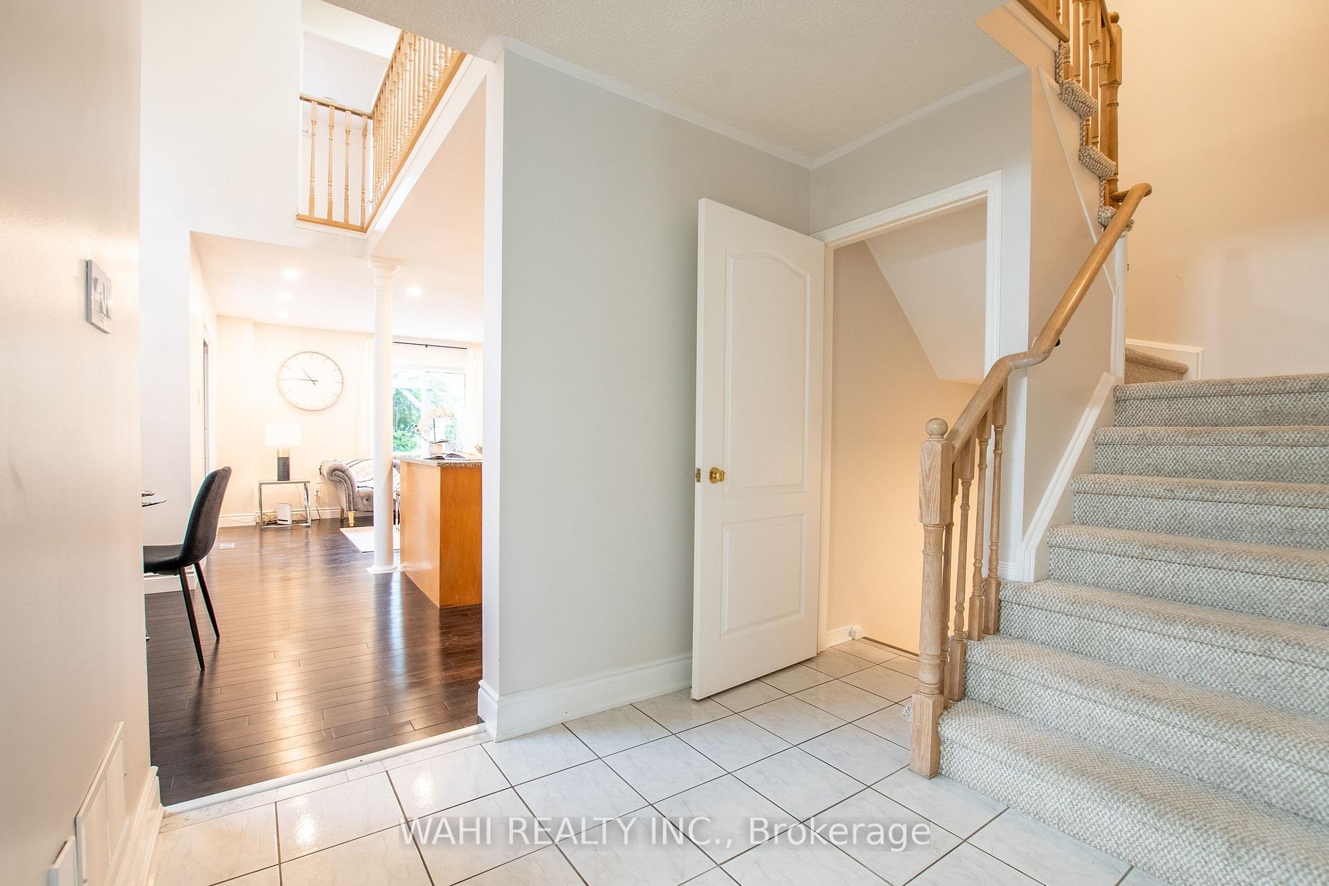 Photo 5 of 45 Harnesworth Crescent, Hamilton, Waterdown — HOMEH