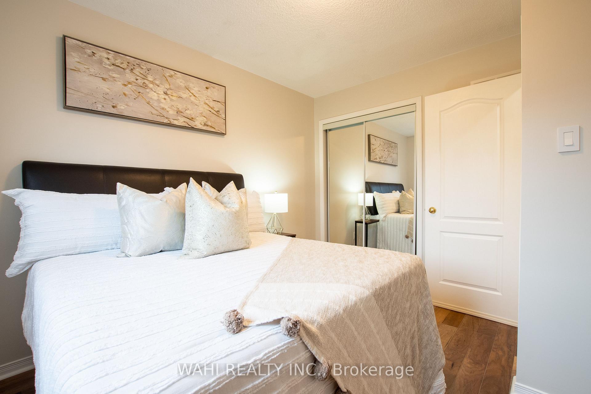 Photo 7 of 45 Harnesworth Crescent, Hamilton, Waterdown — HOMEH