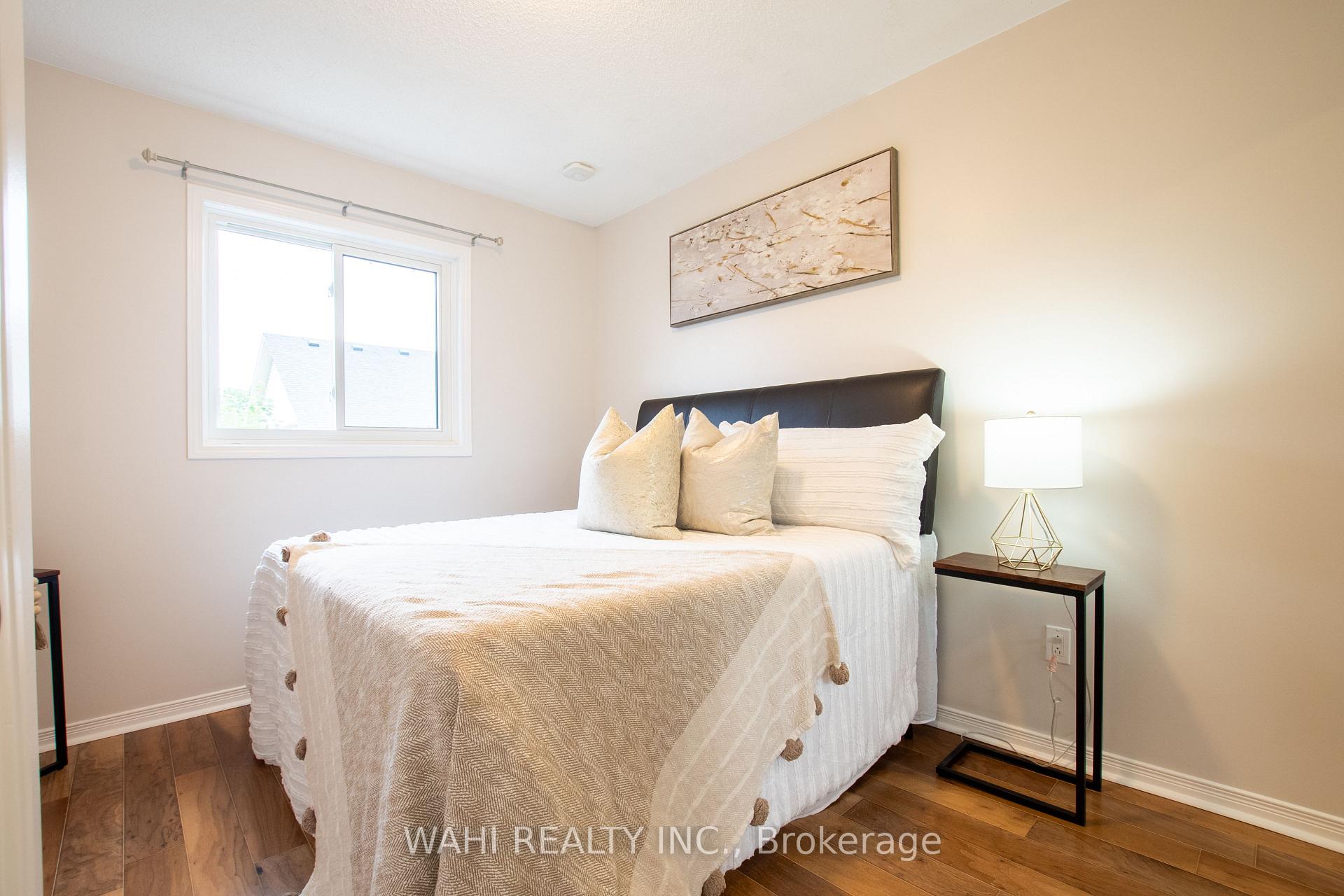 Photo 8 of 45 Harnesworth Crescent, Hamilton, Waterdown — HOMEH