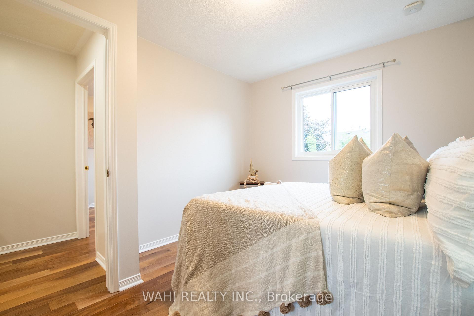 Photo 9 of 45 Harnesworth Crescent, Hamilton, Waterdown — HOMEH