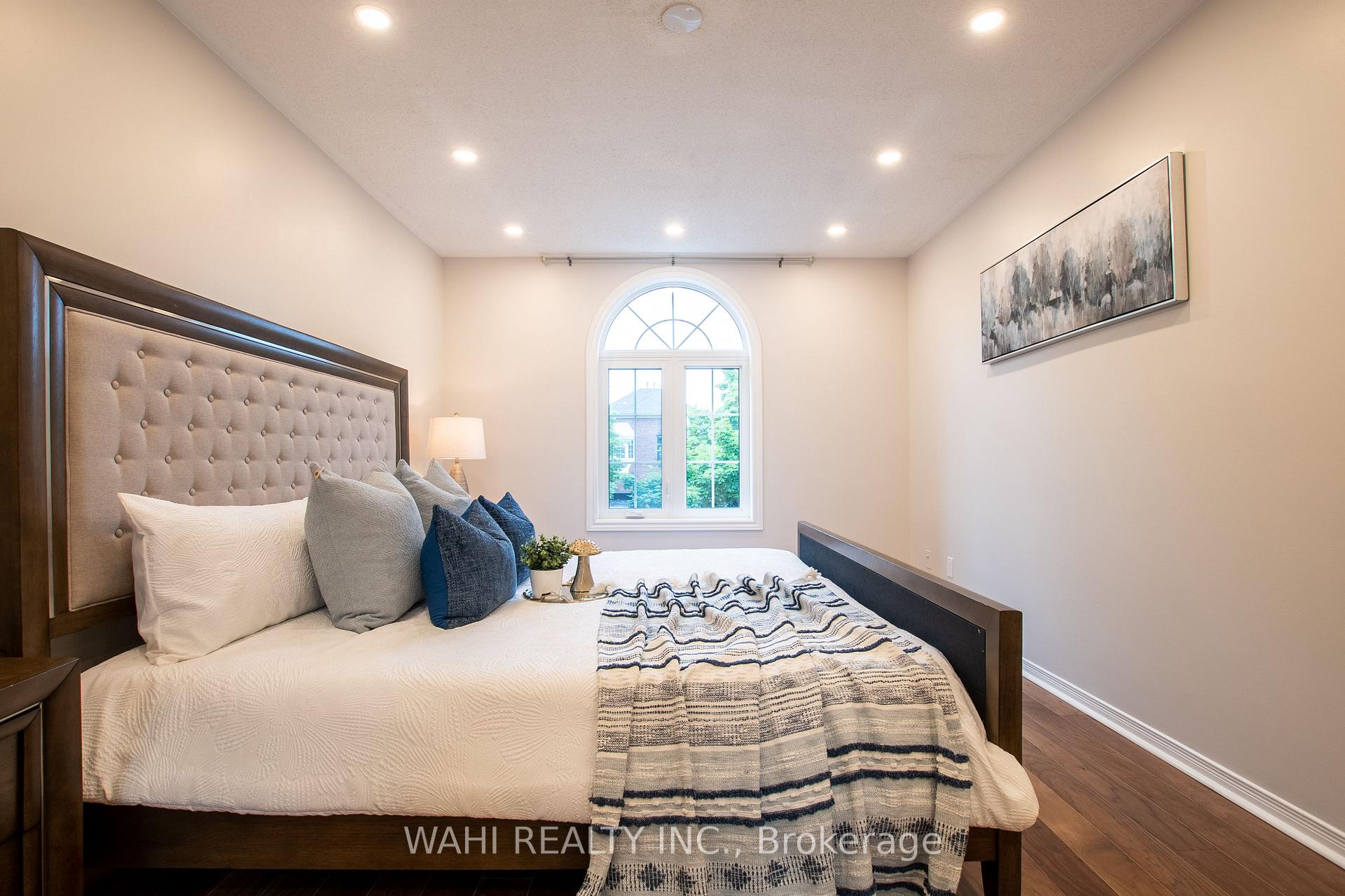Photo 18 of 45 Harnesworth Crescent, Hamilton, Waterdown — HOMEH