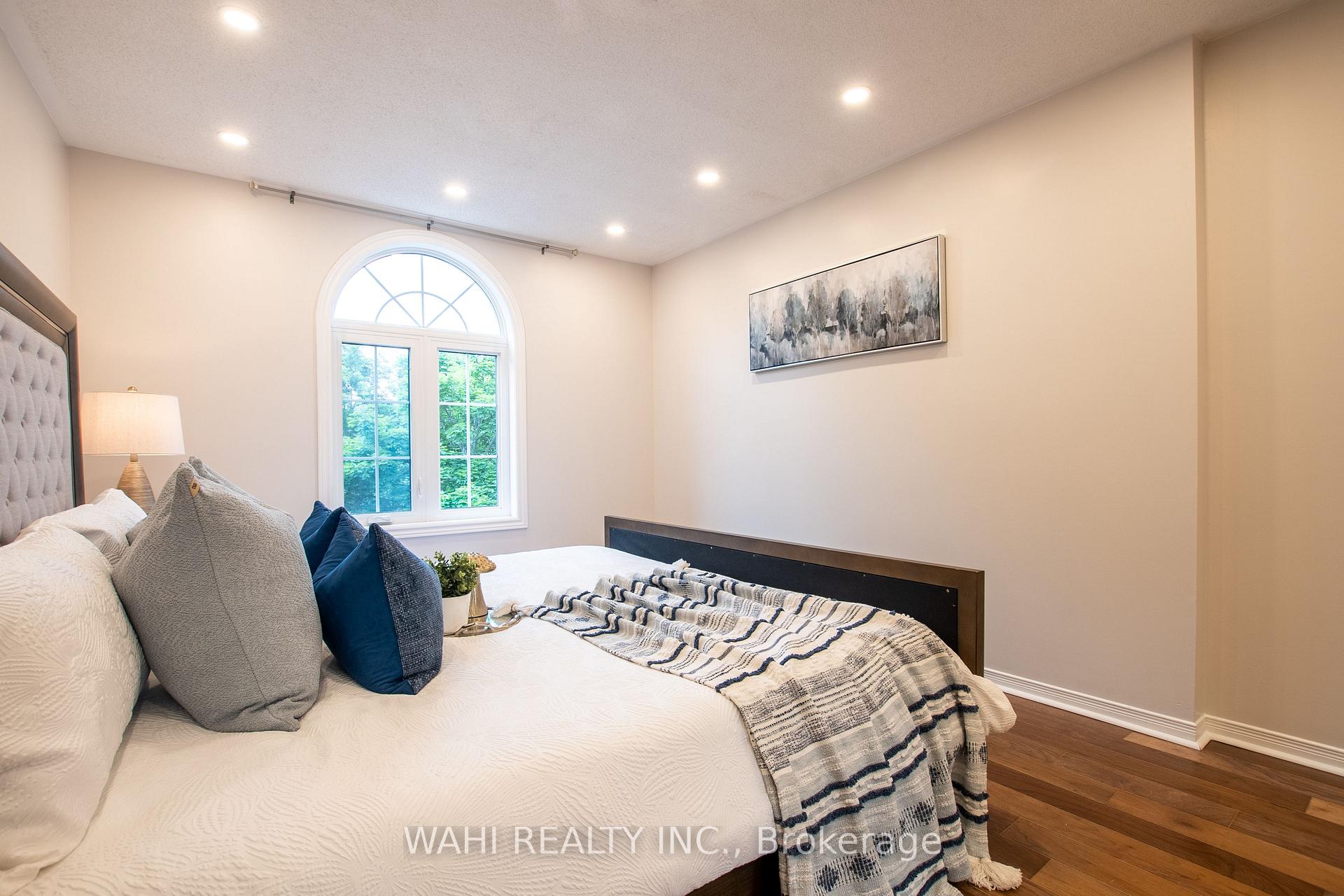 Photo 19 of 45 Harnesworth Crescent, Hamilton, Waterdown — HOMEH
