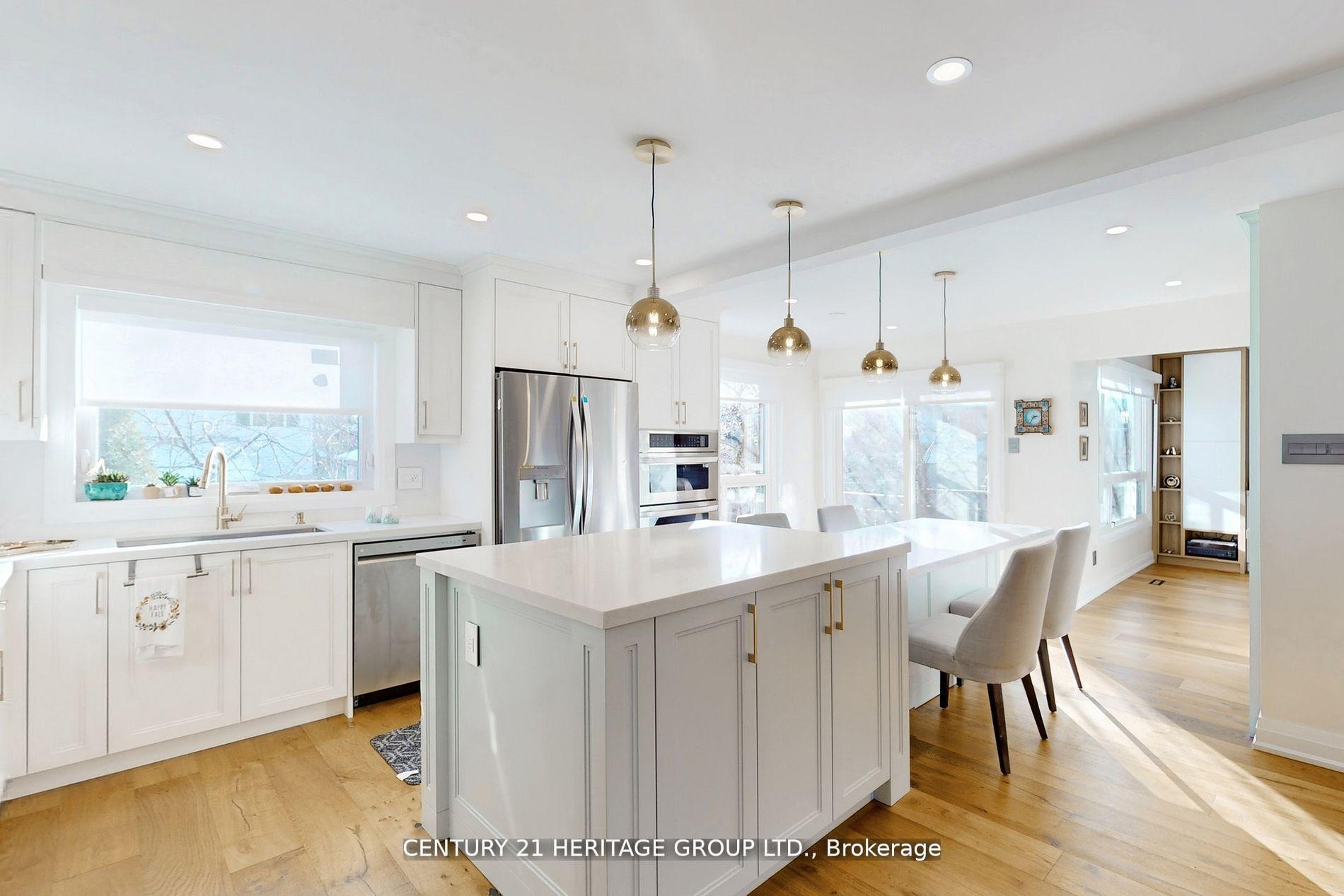 Photo 9 of 23 Gilbank Drive, Aurora, Aurora Heights — HOMEH