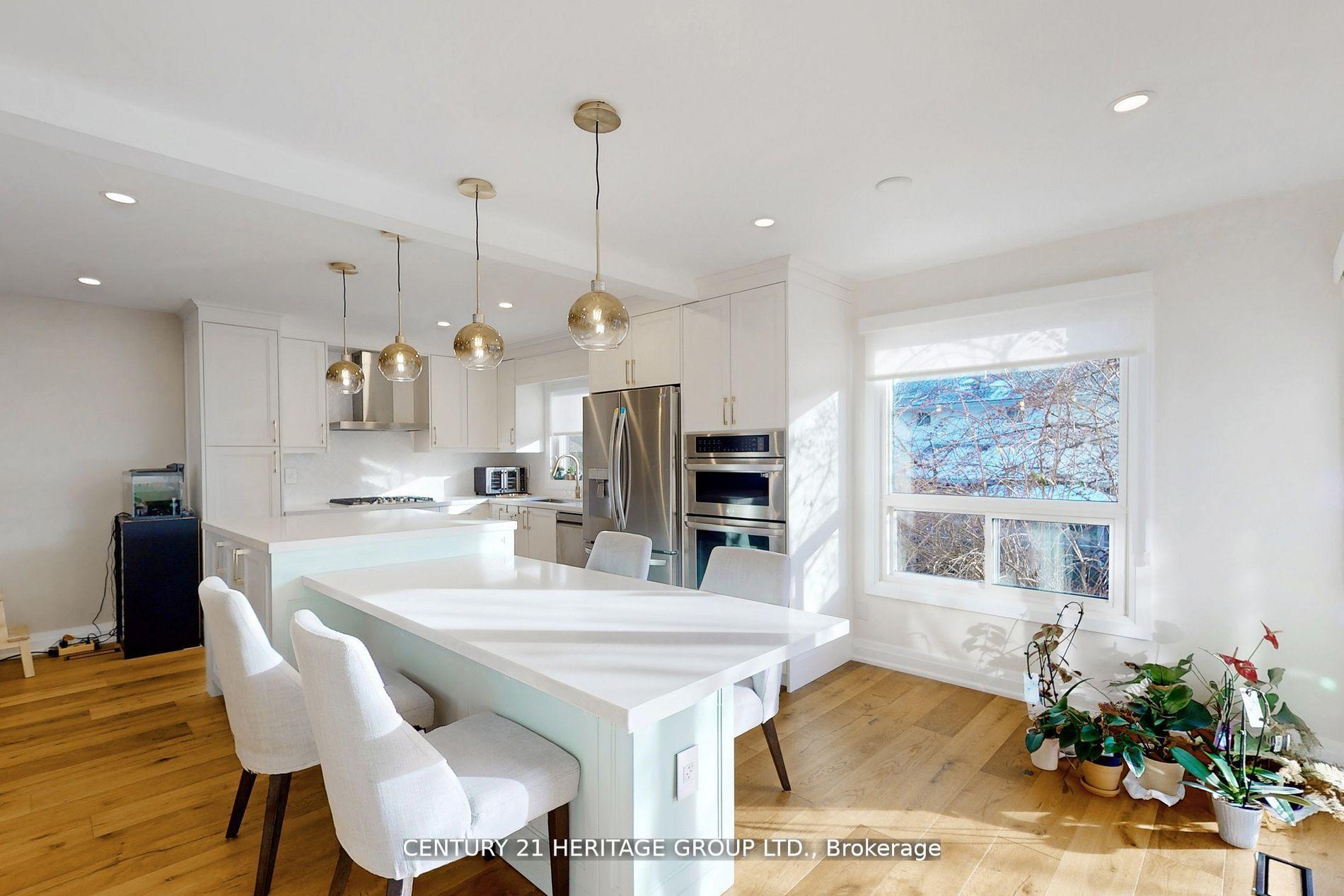Photo 6 of 23 Gilbank Drive, Aurora, Aurora Heights — HOMEH