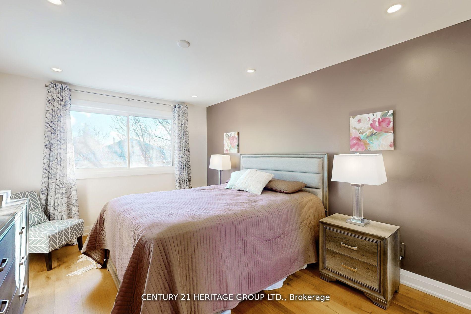 Photo 8 of 23 Gilbank Drive, Aurora, Aurora Heights — HOMEH