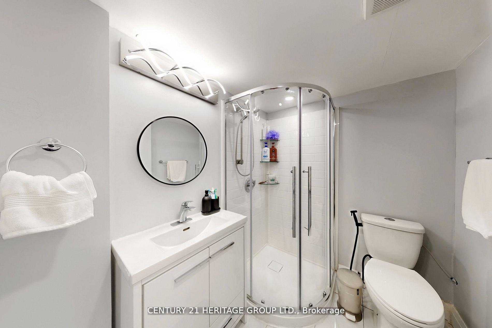 Photo 31 of 23 Gilbank Drive, Aurora, Aurora Heights — HOMEH
