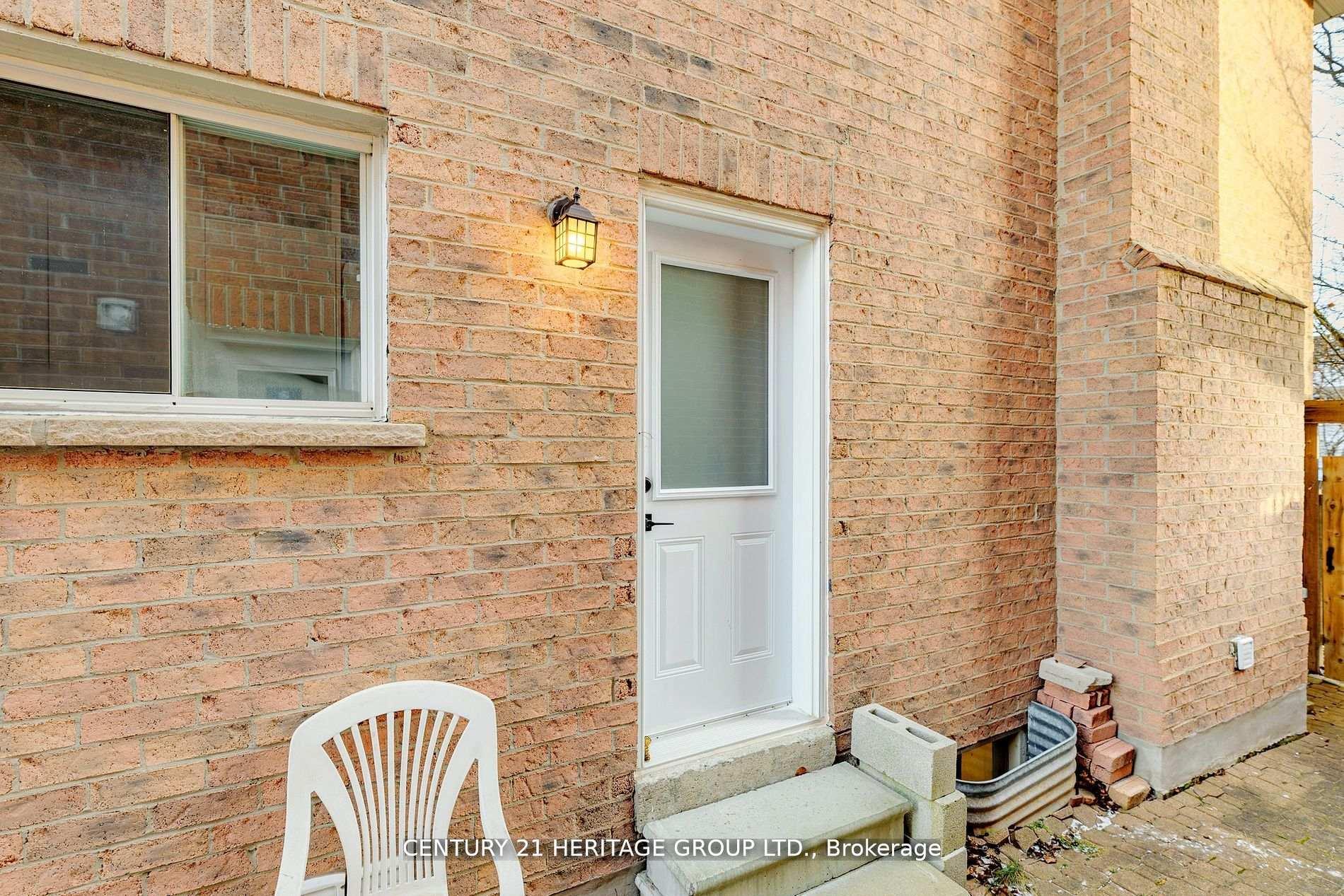 Photo 36 of 23 Gilbank Drive, Aurora, Aurora Heights — HOMEH