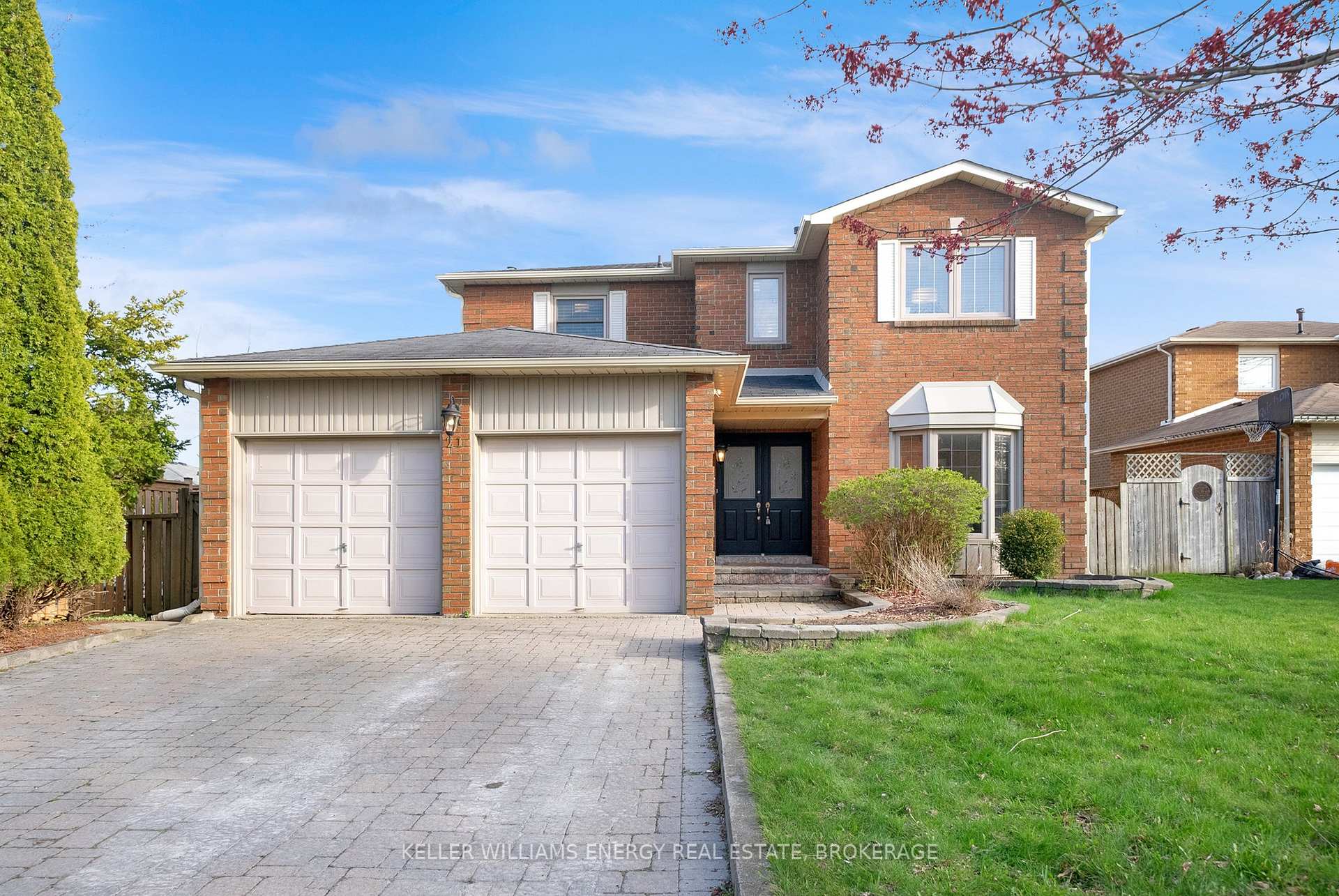 Photo 2 of 21 Aldcroft Crescent, Clarington, Bowmanville — HOMEH