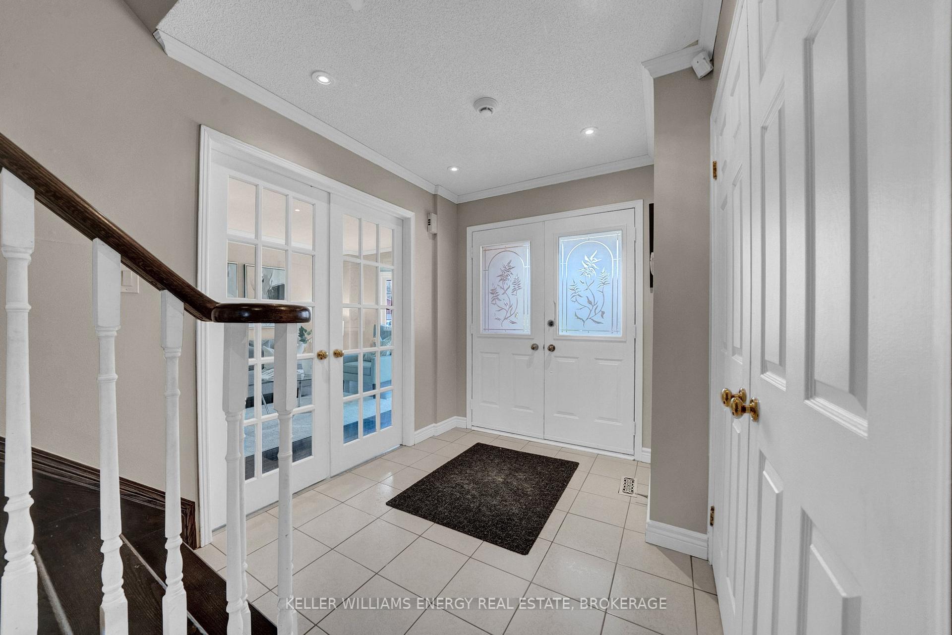 Photo 5 of 21 Aldcroft Crescent, Clarington, Bowmanville — HOMEH