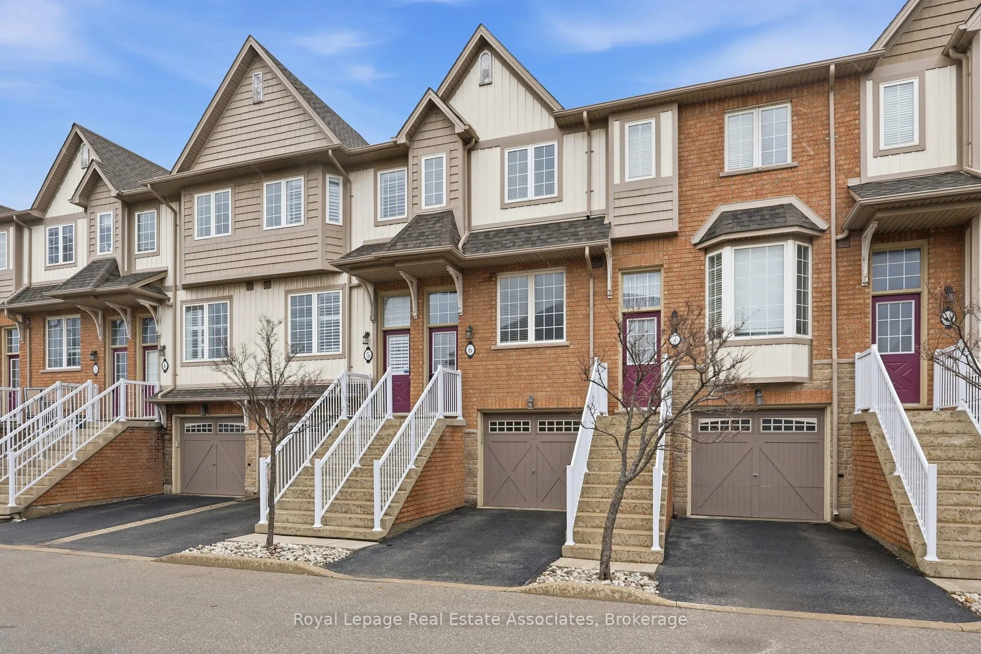 Photo 3 of Unit 6, 170 Dewitt Rd, Hamilton, Stoney Creek — HOMEH