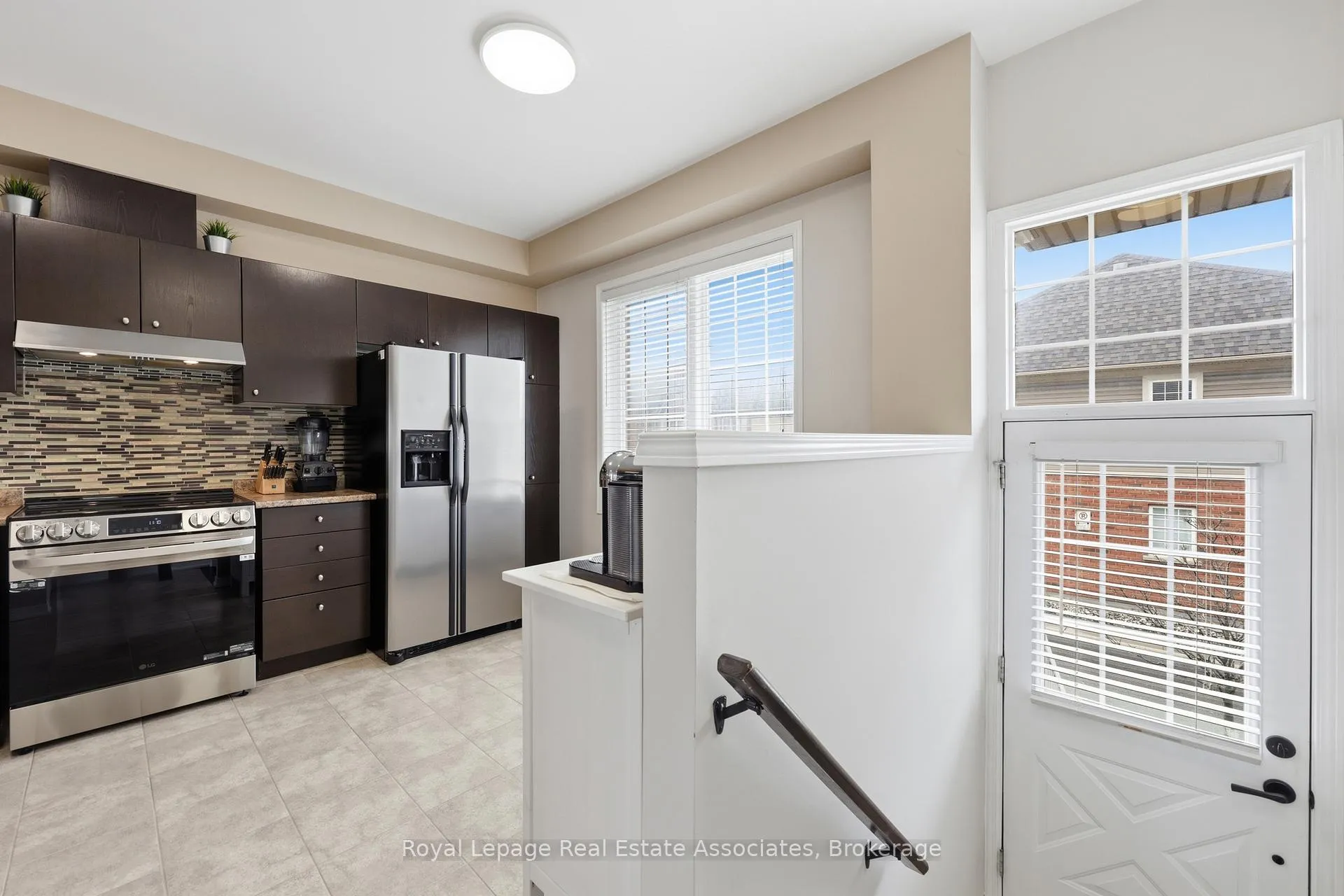 Photo 6 of Unit 6, 170 Dewitt Rd, Hamilton, Stoney Creek — HOMEH