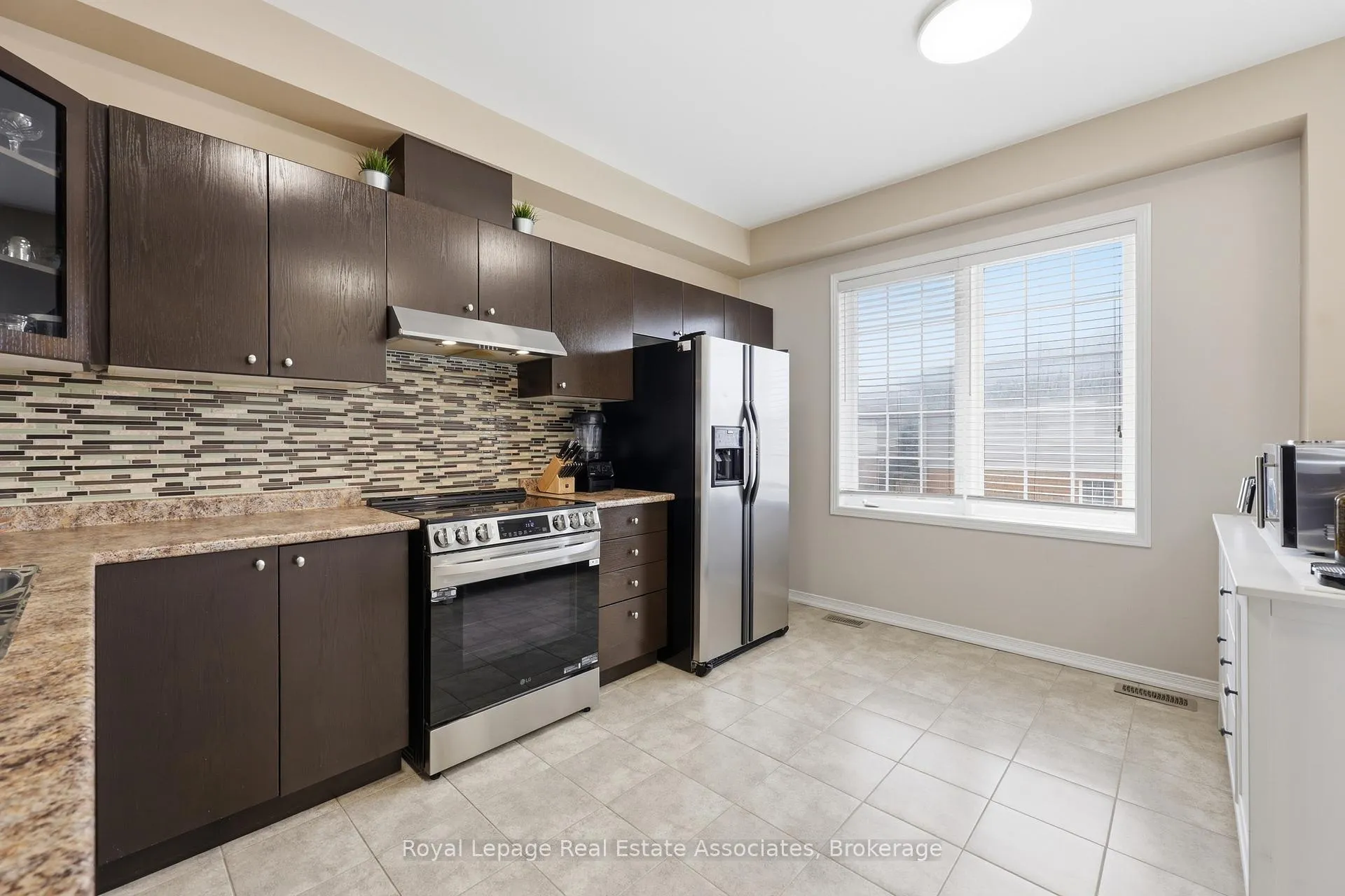 Photo 8 of Unit 6, 170 Dewitt Rd, Hamilton, Stoney Creek — HOMEH