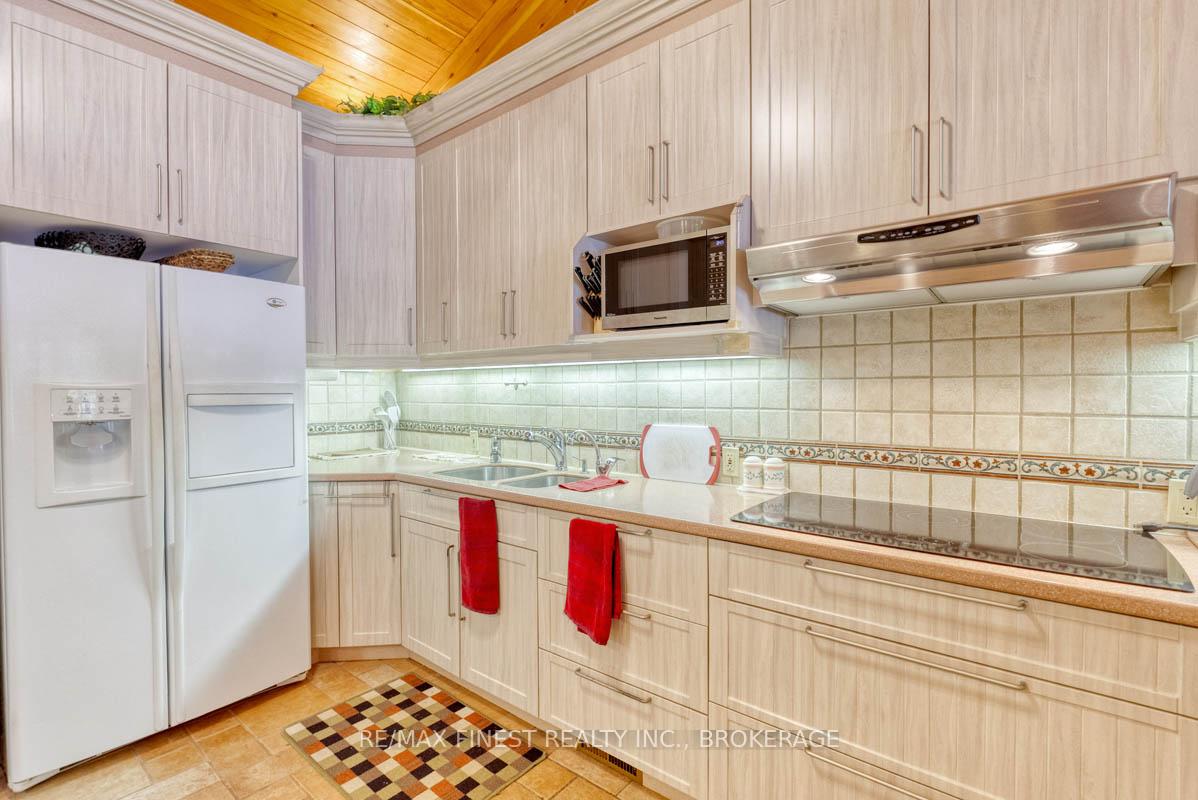 Photo 10 of 106 Oak Haven Lane, Frontenac, Frontenac South — HOMEH