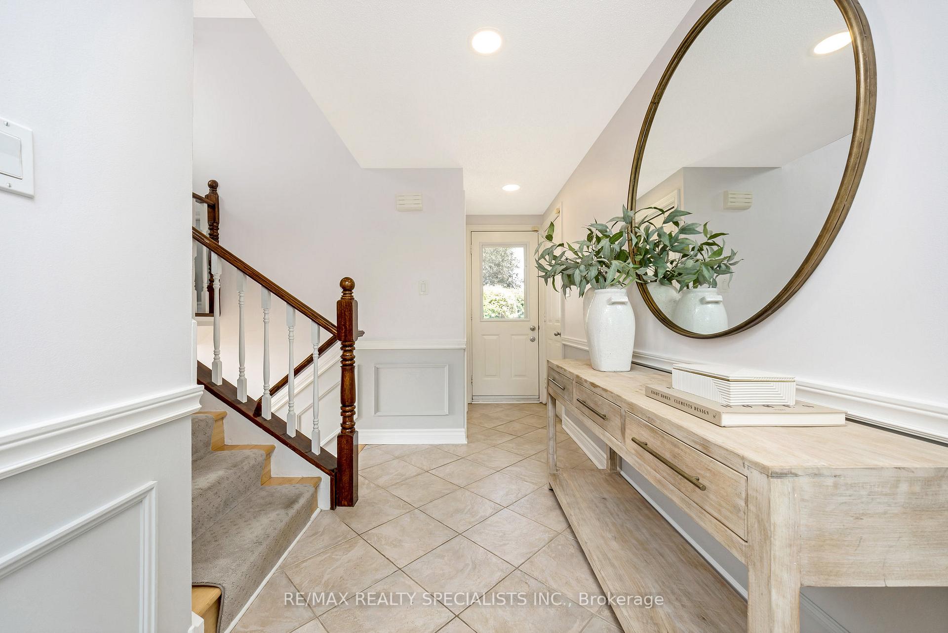 Photo 5 of 212 Memorial Avenue, Hamilton, Stoney Creek — HOMEH